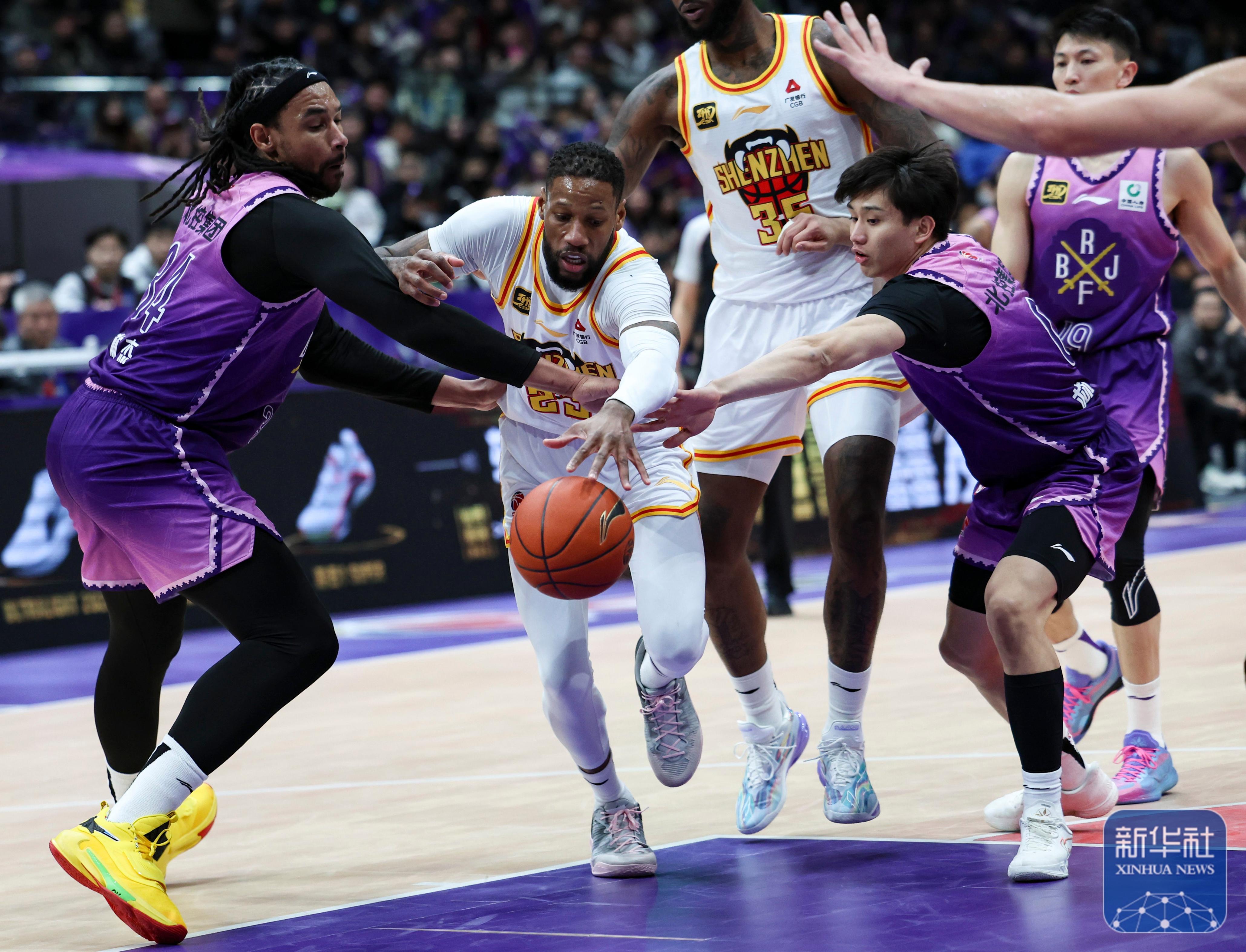 关于CBA常规赛冲刺阶段走向成谜，新奥尔良鹈鹕扳平良机，球迷炸锅，身体对抗强度拉满的信息